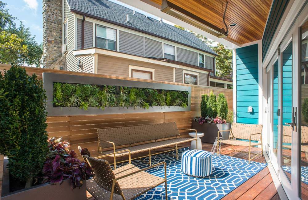 amplia terraza decorada para disfrutar tu hogar